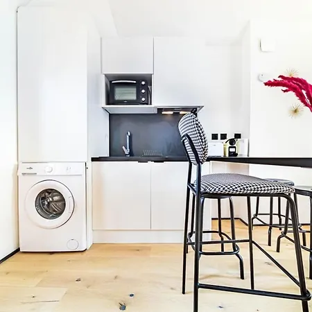 アパート The Pizay Duplex Cozy 4 People - Metro De